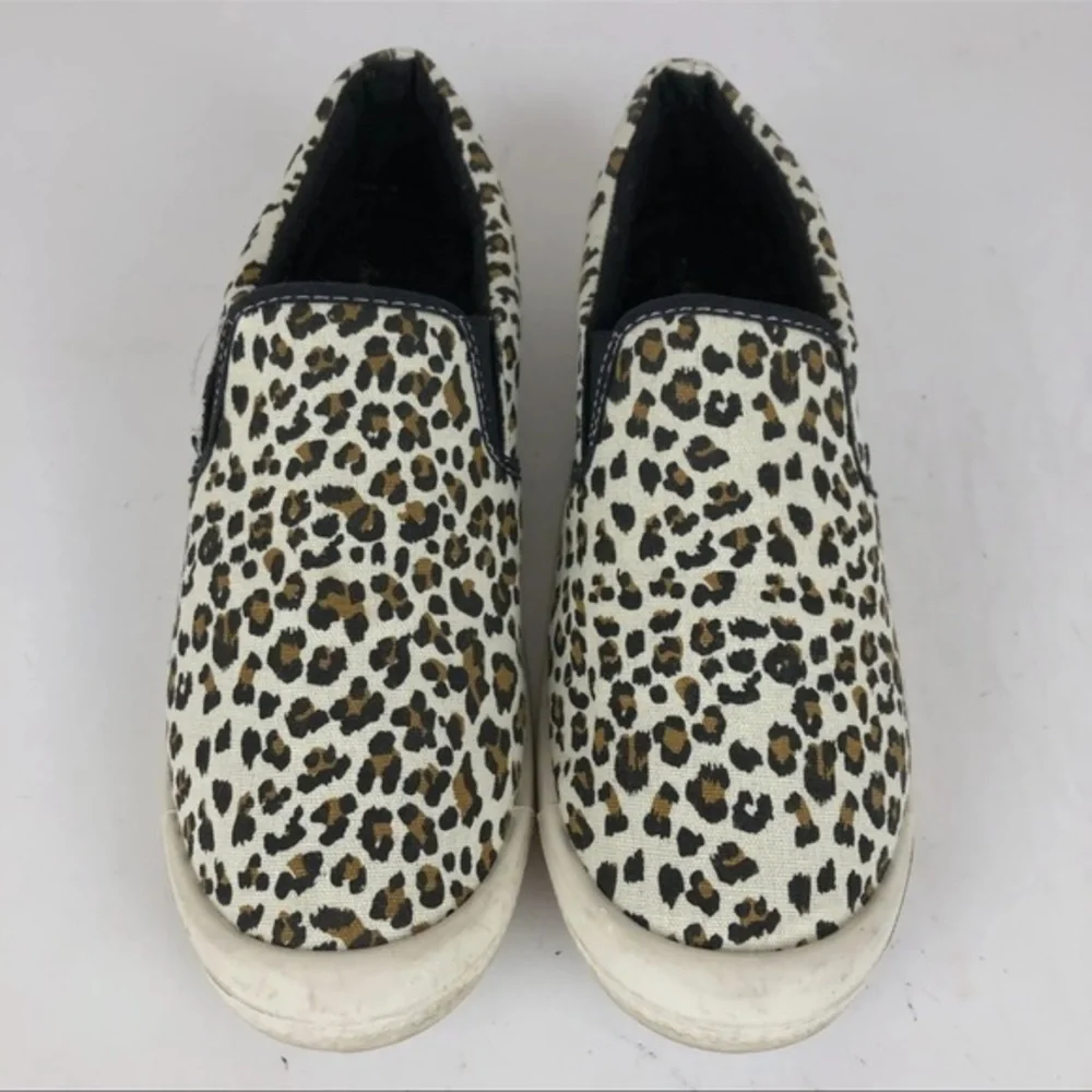 Tommy Bahama Sneaker 👟 Tennis shoe Slip On Shoe Leopard Print - size 8